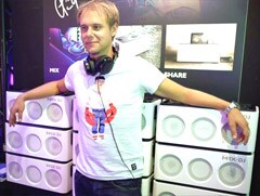 M1X-DJ – Armin van Buuren