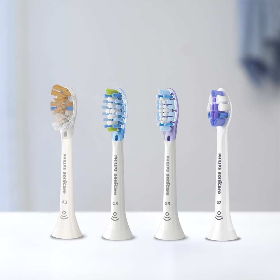 Sonicare-borsthuvuden ordnade på ett bord