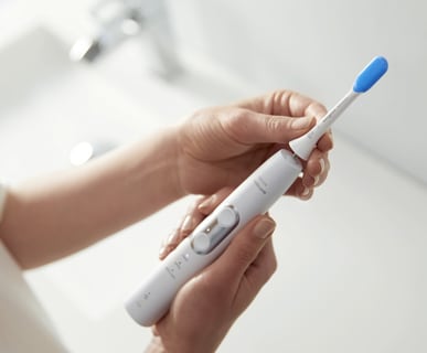 Minska det organoleptiska värdet och bakterierna som ger dålig andedräkt med Philips Sonicare TongueCare+