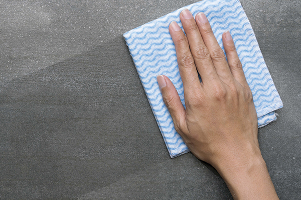 Hur man dammar: En enkel guide f&ouml;r hur man blir av med damm