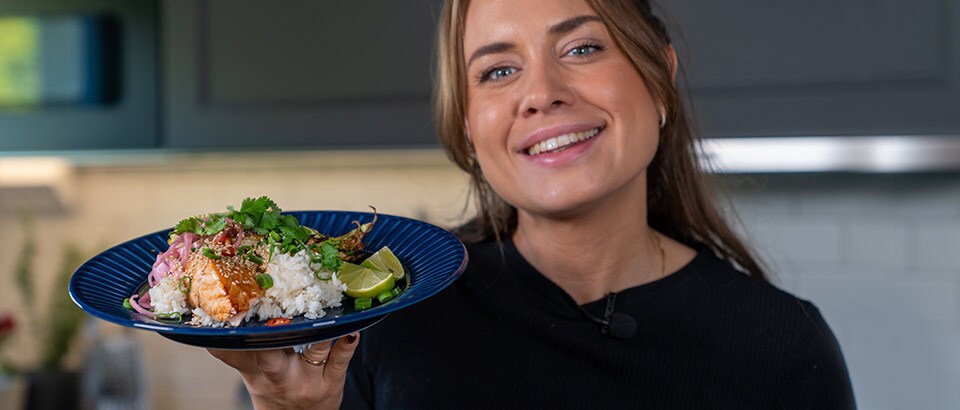 Asiatisk lax med kokosris och bakad spetskål med Philips Airfryer