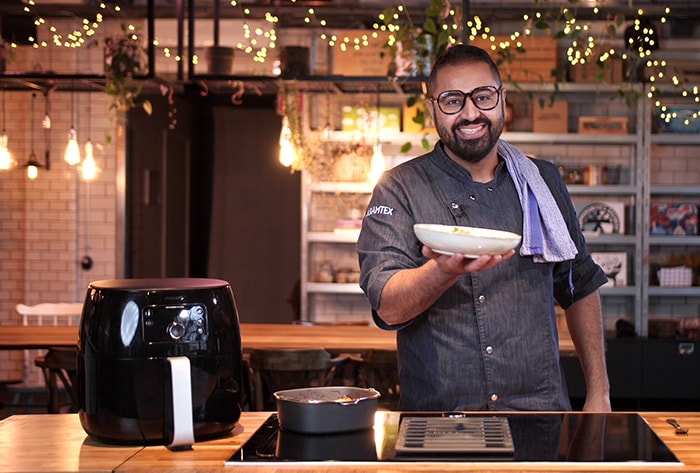 Amir Kheirmand lagar krämig potatisgratäng i Philips Airfryer