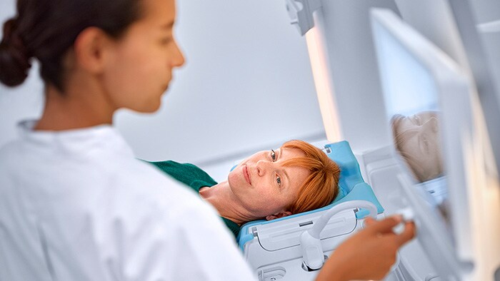 Philips continues momentum; delivers strong order intake, step-up in sales growth and margin expansion